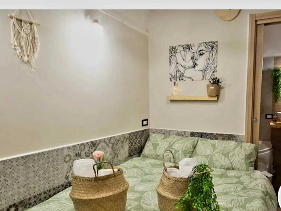 ナポリ Casina Via Foria Bed & Breakfast エクステリア 写真