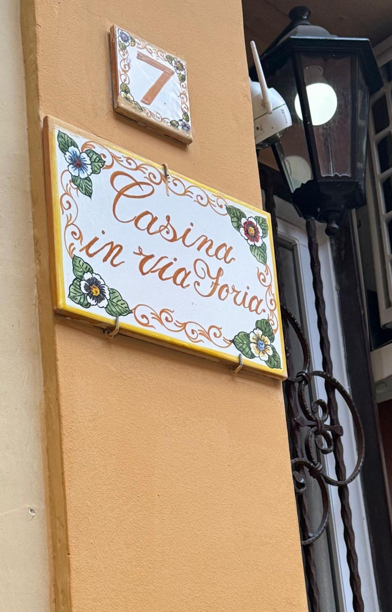 ナポリ Casina Via Foria Bed & Breakfast エクステリア 写真
